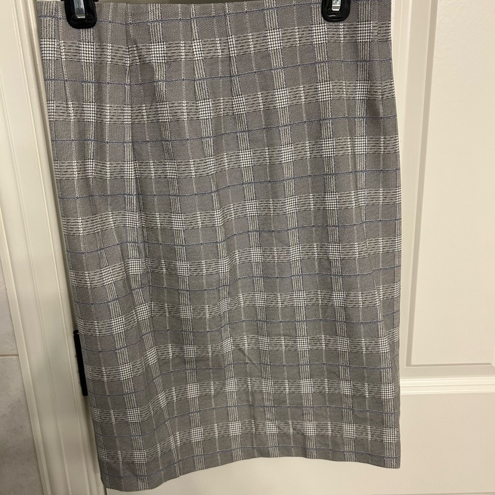 Amanda & Chelsea Gray Pencil Skirt Knee-Length Work Style